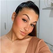 Estudiante de relaciones laborales que da clases a niños entre 13-15 años